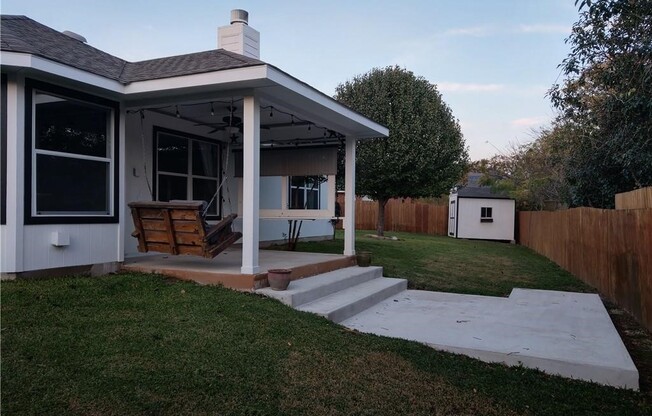 1004 RIDGEBLUFF CIR