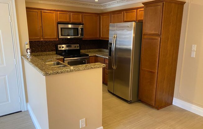 Villa Montevina 2 Bedroom Condo!