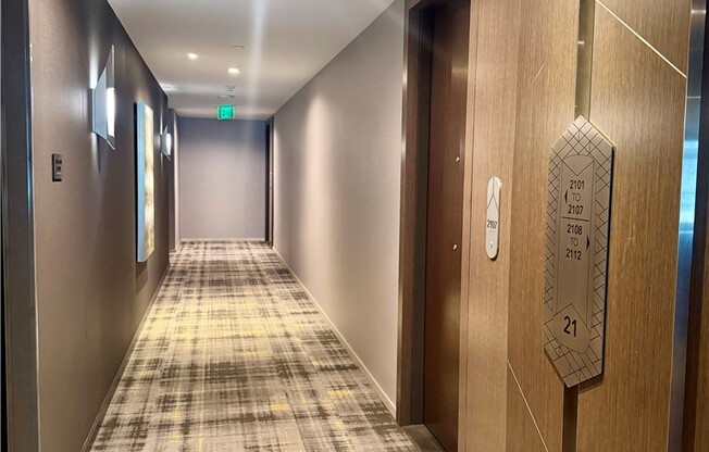 1 bed, 1 bath, 828 sqft, $3,100, Unit 2102