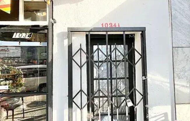 1034 S FAIRFAX AVE