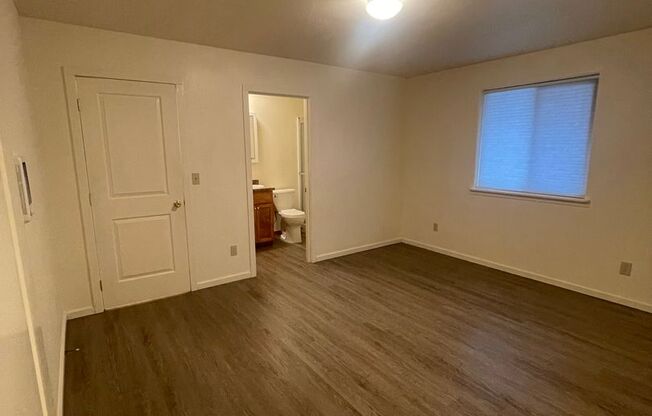 3 beds, 2 baths, $1,995, Unit 893