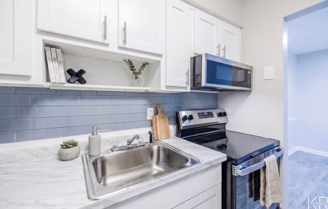 2 beds, 1 bath, 805 sqft, $1,100, Unit S251