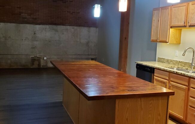 3 beds, 2 baths, 1,349 sqft, $1,996, Unit 106E