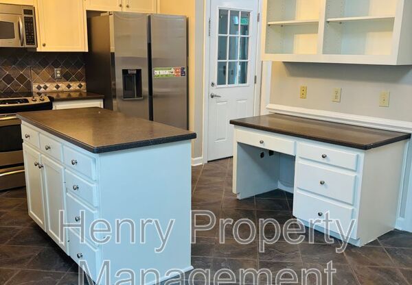 203 LANGSTON ML CT
