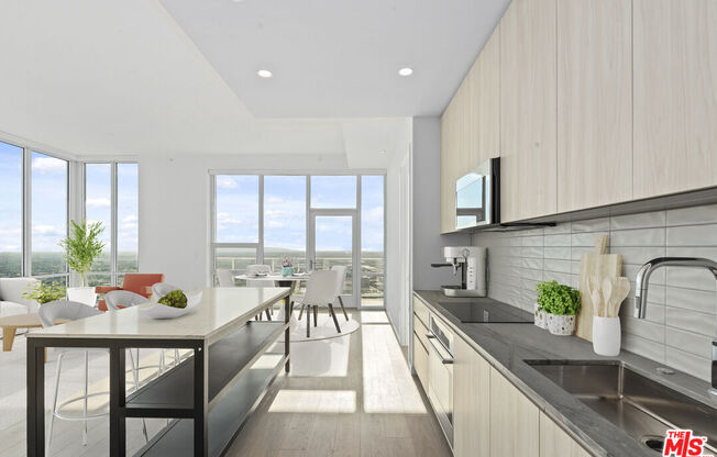 3 beds, 3 baths, 1,709 sqft, $7,788, Unit 5107