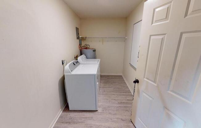 3 beds, 2 baths, 2,043 sqft, $1,700