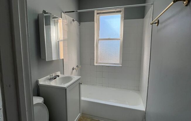 1 bed, 1 bath, 420 sqft, $1,250