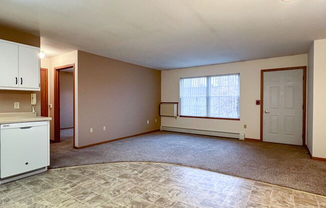 1 bed, 1 bath, 547 sqft, $875, Unit WE 1000 RL-13