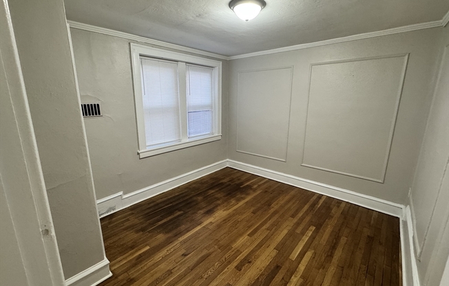 1 bed, 1 bath, 800 sqft, $1,300, Unit 3R