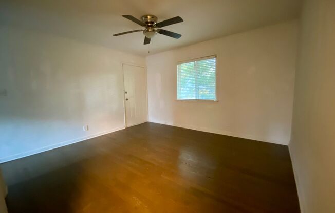 2 beds, 1 bath, 850 sqft, $1,570, Unit 497-D20