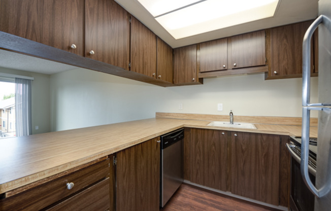 2 beds, 1 bath, 765 sqft, $2,295, Unit 108