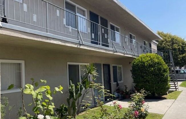 Upper 2 Bedroom, 1 Bath Ready for Move In