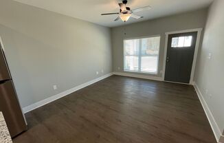 2 beds, 1 bath, $1,800, Unit Unit B