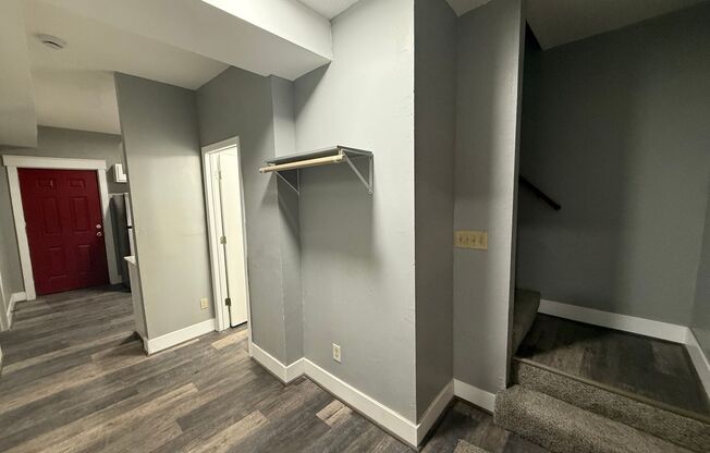 Large 6 Bed Single Family Home in MPLS!