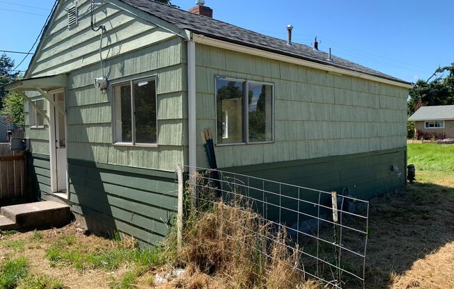FREE FIRST MONTH'S RENT!!! Stunning 1 Bed, 1 Bath House in South Corvallis!
