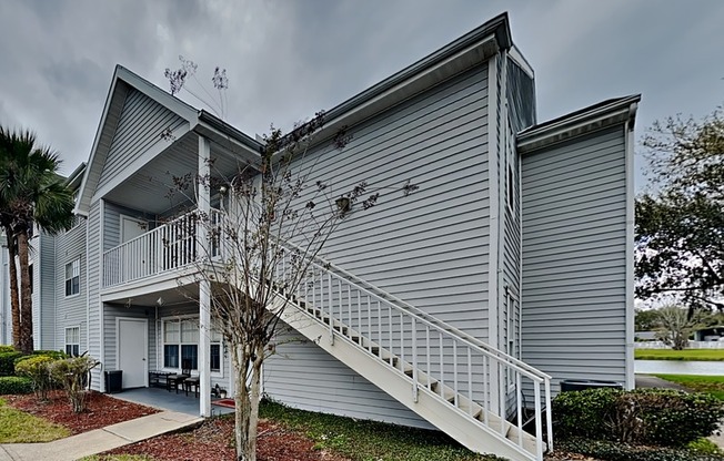 1221 BERMUDA LK LN