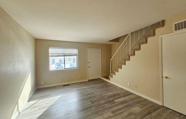 Just Remodeled 2 Bedroom Unit - Close to UNR!