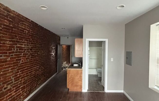 2022 E Orleans Street