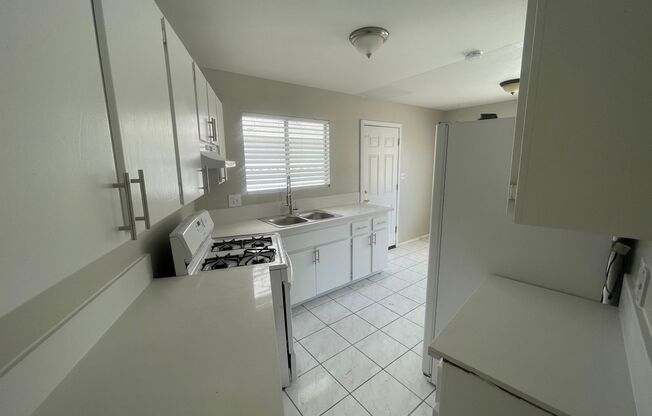 FULLY REMODELED 3 BEDROOM, 1 BATHROOM HOUSE