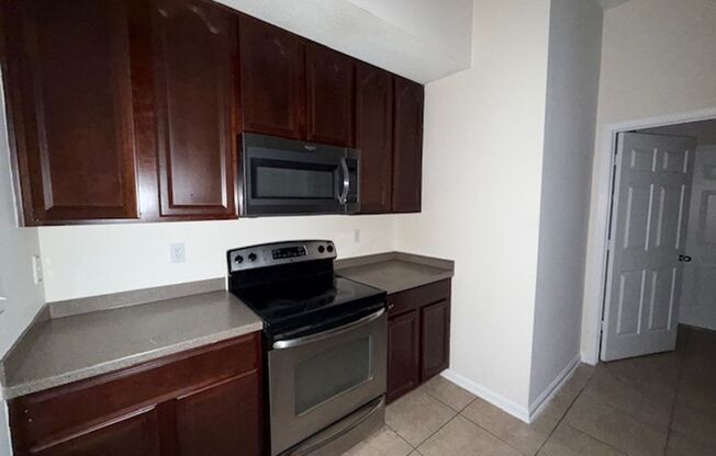 3 beds, 2 baths, $1,750, Unit # 4