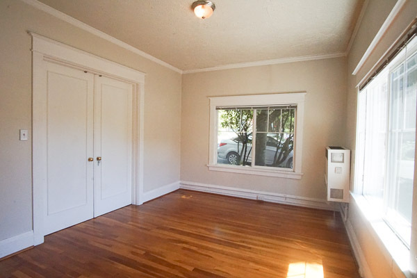 Charming 1st Floor 1-Bed w/Hardwoods + Walk-in Closet