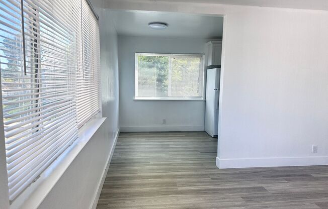 2 beds, 1 bath, 800 sqft, $2,300, Unit D