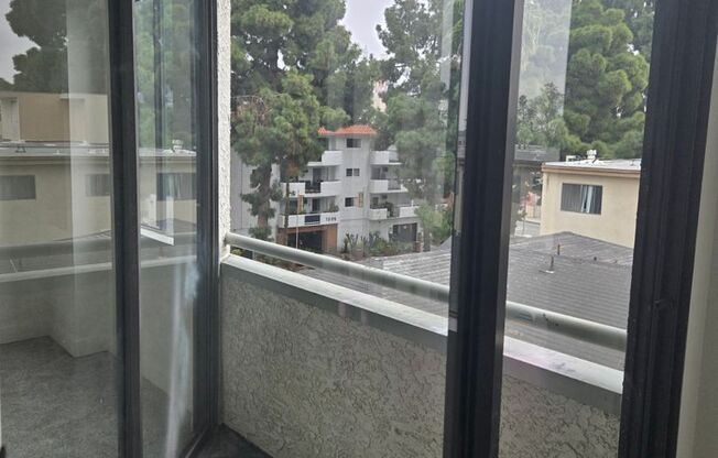 2 beds, 2 baths, 998 sqft, $2,795, Unit 306