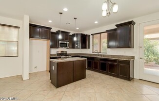 1705 W PELICAN Drive