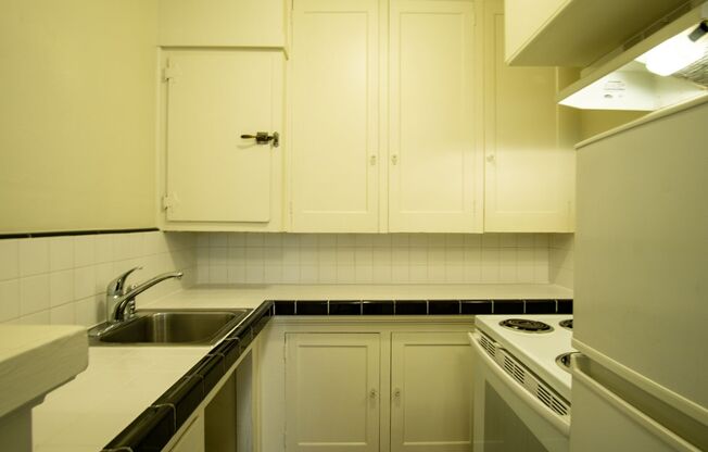 Darling Kerns Two-Story Apartment with Spiral Staircase!