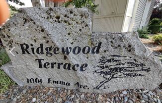 2 beds, 1 bath, 800 sqft, $1,350, Unit 702