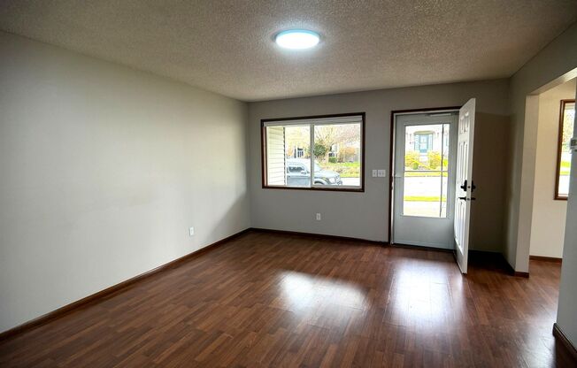 Well Maintained Arnada Park Duplex w/ Garage for Rent - 615 E. 22nd St