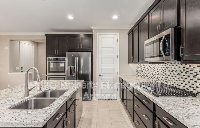 1945 W GRAND CYN DR