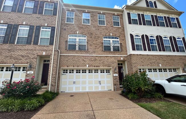 Great 3 Bedroom 2.2 Bath Townhome in Hunton Park Available NOW!