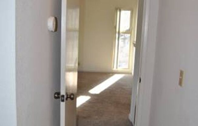 1 bed, 1 bath, 695 sqft, $1,950, Unit 425
