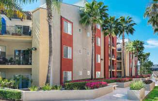 Del Mar Ridge Apartments Building