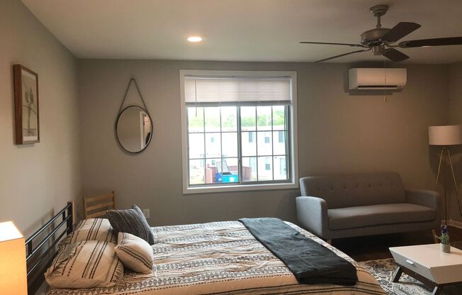 Studio, 1 bath, 500 sqft, $800, Unit H 215