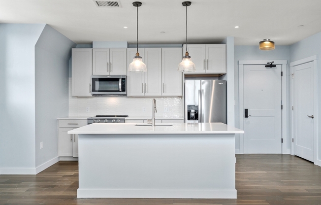 2 beds, 2 baths, 926 sqft, $4,995, Unit 414