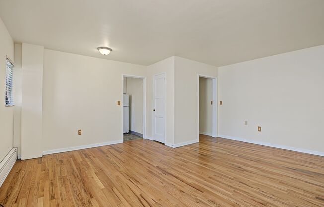 2 beds, 1 bath, 792 sqft, $1,985, Unit B408
