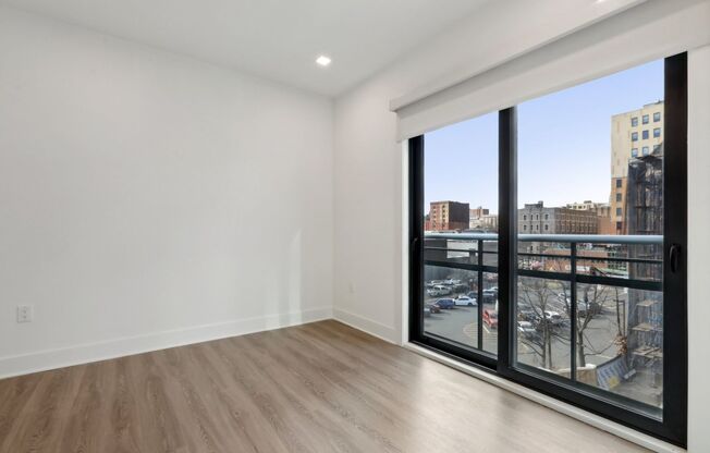 2 beds, 2 baths, 984 sqft, $2,850, Unit 203