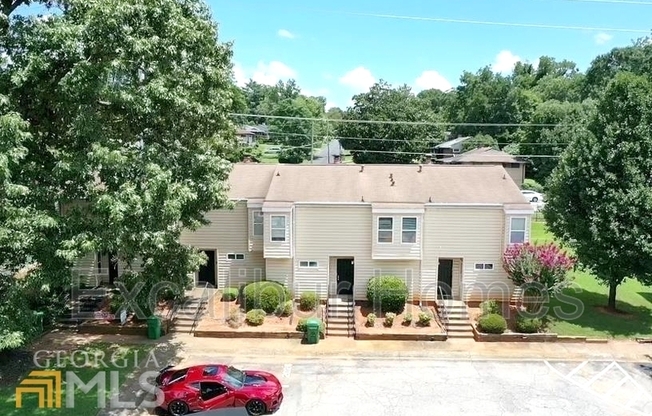 2016 OAK PARK LN