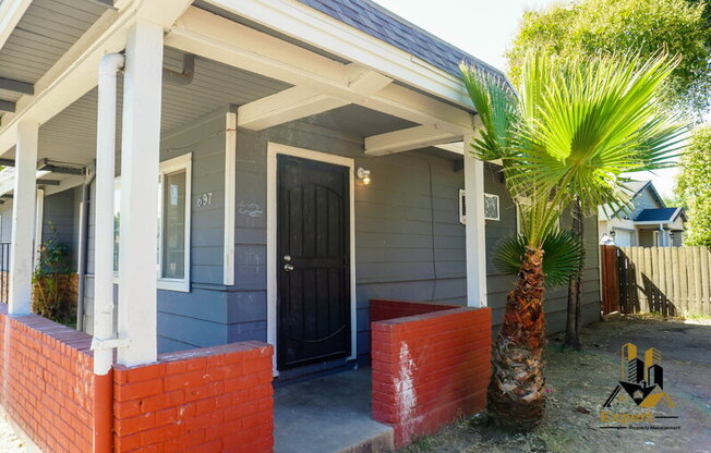 697 SANTIAGO AVE