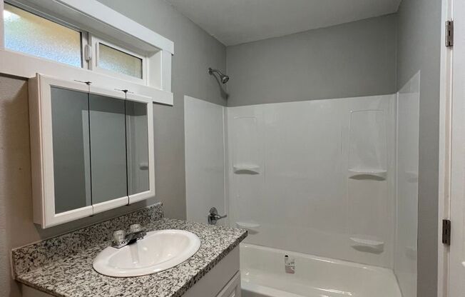 1 bed, 1 bath, 500 sqft, $1,100, Unit 36