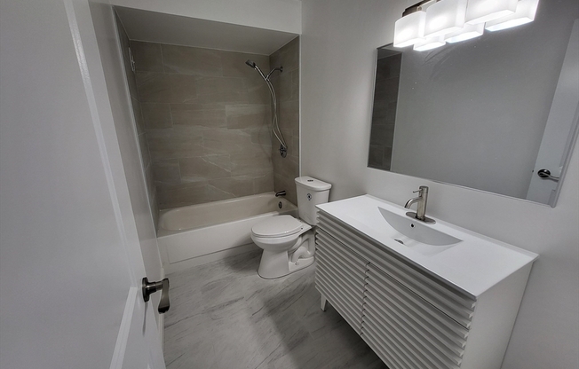 1 bed, 1 bath, 860 sqft, $3,300, Unit 1103