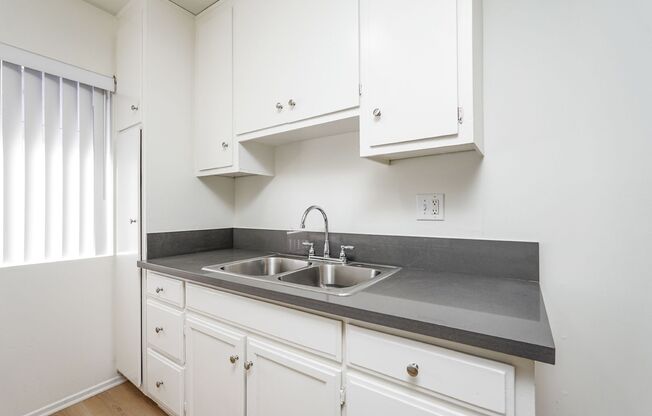 1 bed, 1 bath, $1,750, Unit 13