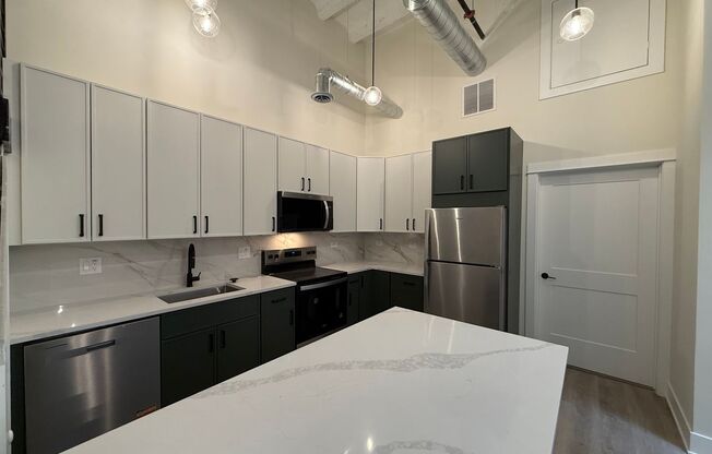 2 beds, 2 baths, 1,000 sqft, $4,985, Unit 201