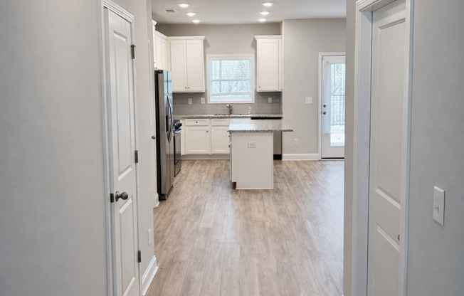 3 beds, 2.5 baths, 1,407 sqft, $2,200, Unit 8216