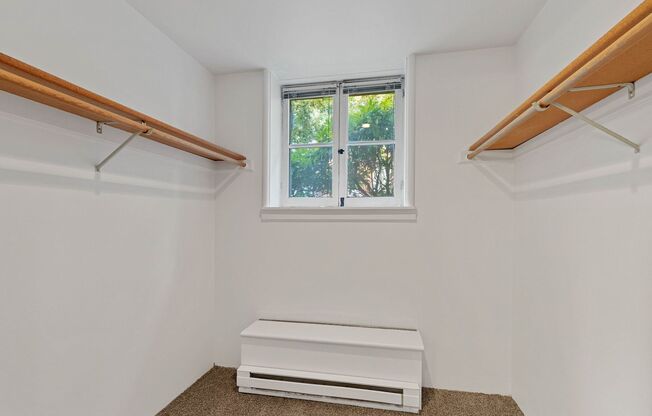 2 beds, 2 baths, 1,172 sqft, $1,580, Unit 1119