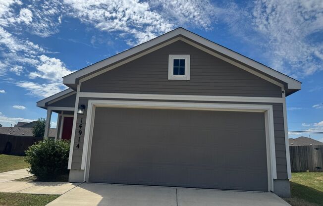 4 Bedroom/2 Bath With an Endless Backyard!