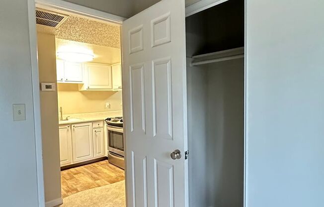 1 bed, 1 bath, 650 sqft, $1,525, Unit 494205