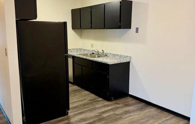 2 beds, 1.5 baths, 1,050 sqft, $1,300, Unit 7720-109